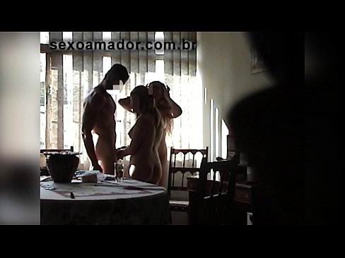 ❤️ Le amiche del sesso invitano un uomo gigante e una cosa a tre con lui ️ Video di sesso di qualità al it.desixxxtube.ru ☑