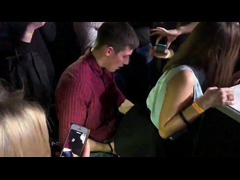 ❤️ Sesso reale in un nightclub russo. Ragazza russa di 18 anni nell'ano e nella vagina scopata in un nightclub ️ Video di sesso di qualità al it.desixxxtube.ru ☑
