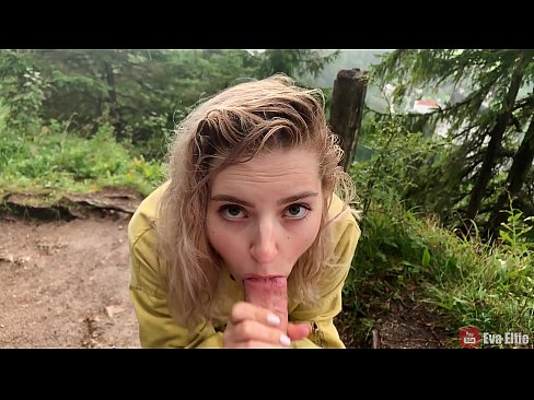 ❤️ Ragazza ingoia lo sperma dopo un pompino in pubblico - Eva Elfi ️ Video di sesso di qualità al it.desixxxtube.ru ☑